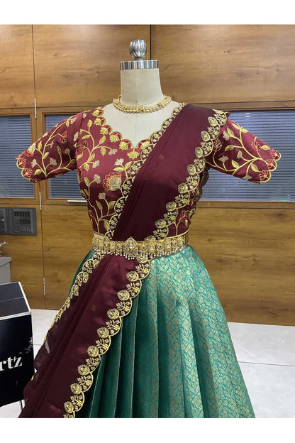 దక్షిణ భారత పండుగ సాంప్రదాయ హాఫ్ చీర (ఛవి) 