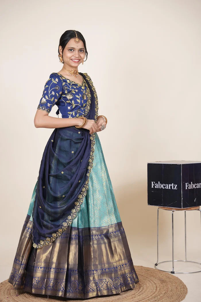 దక్షిణ భారత పండుగ సాంప్రదాయ హాఫ్ చీర (ఛవి) 