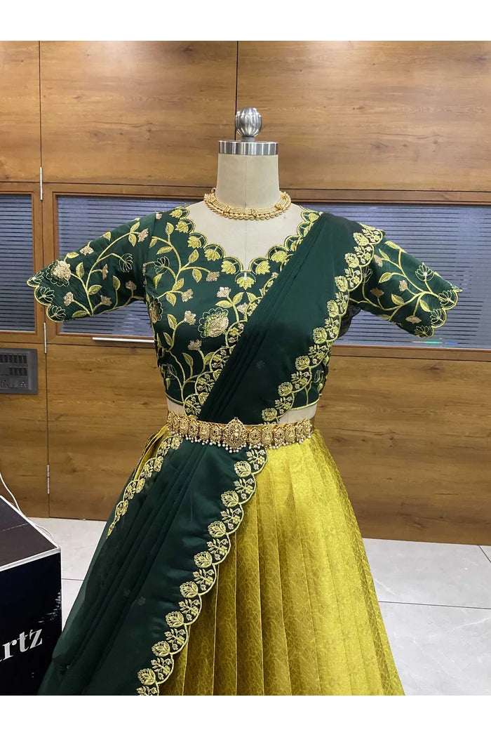 దక్షిణ భారత పండుగ సాంప్రదాయ హాఫ్ చీర (ఛవి) 