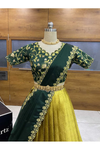 దక్షిణ భారత పండుగ సాంప్రదాయ హాఫ్ చీర (ఛవి) 