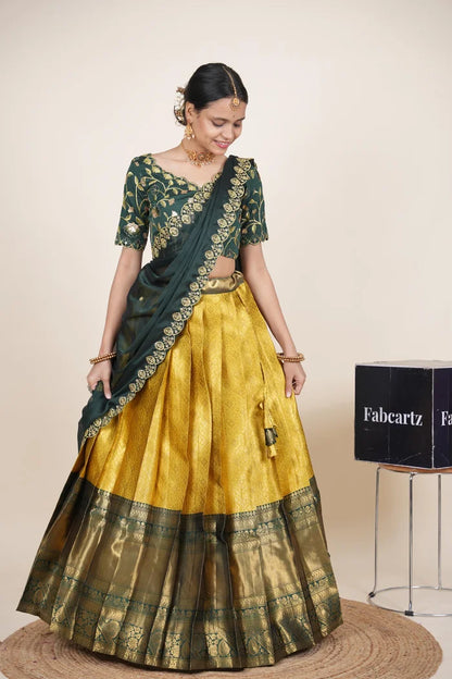 దక్షిణ భారత పండుగ సాంప్రదాయ హాఫ్ చీర (ఛవి) 