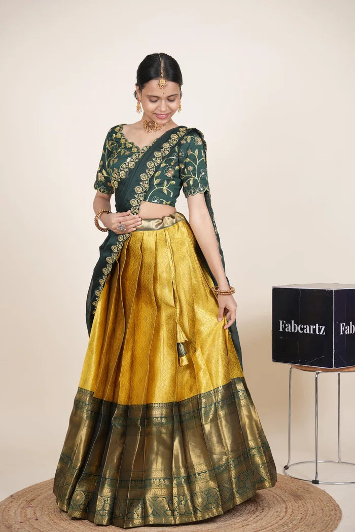 దక్షిణ భారత పండుగ సాంప్రదాయ హాఫ్ చీర (ఛవి) 