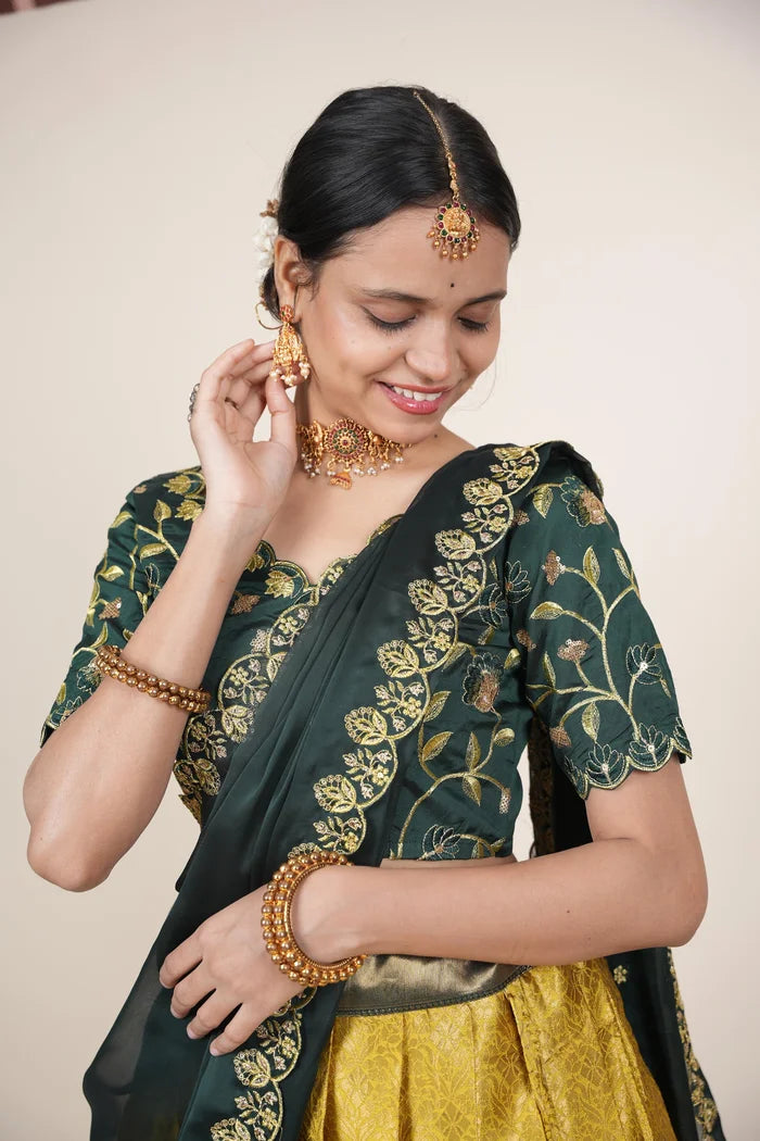 దక్షిణ భారత పండుగ సాంప్రదాయ హాఫ్ చీర (ఛవి) 