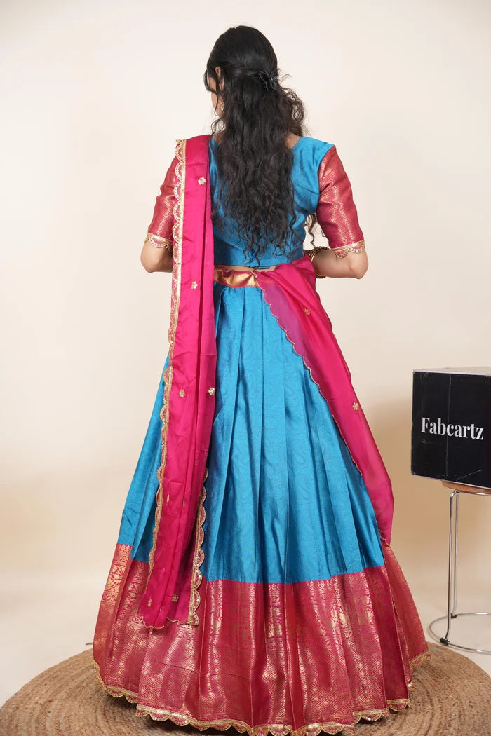 దక్షిణ భారత పండుగ సాంప్రదాయ హాఫ్ చీర (ఛవి) 