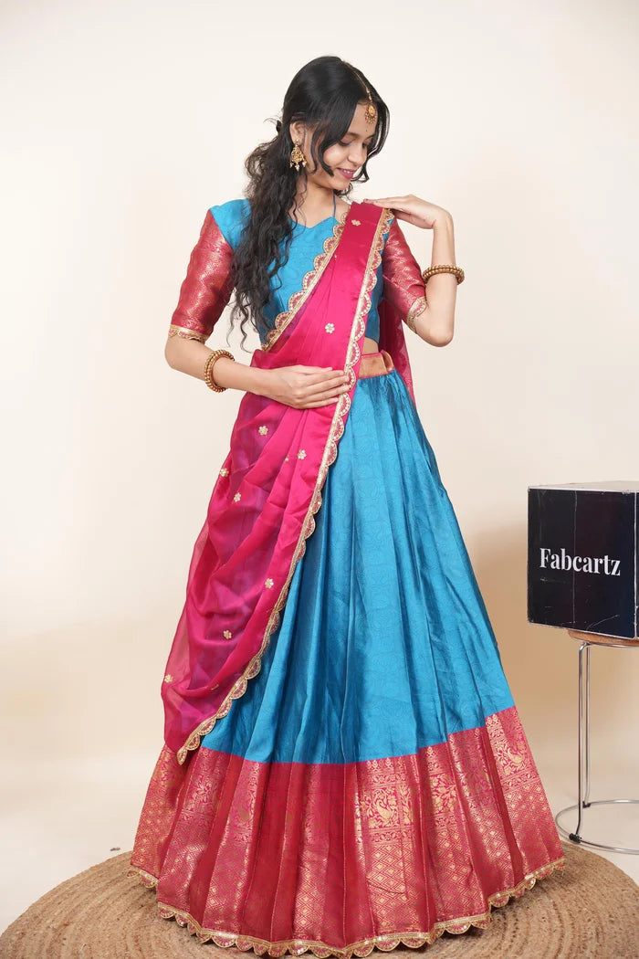 దక్షిణ భారత పండుగ సాంప్రదాయ హాఫ్ చీర (ఛవి) 