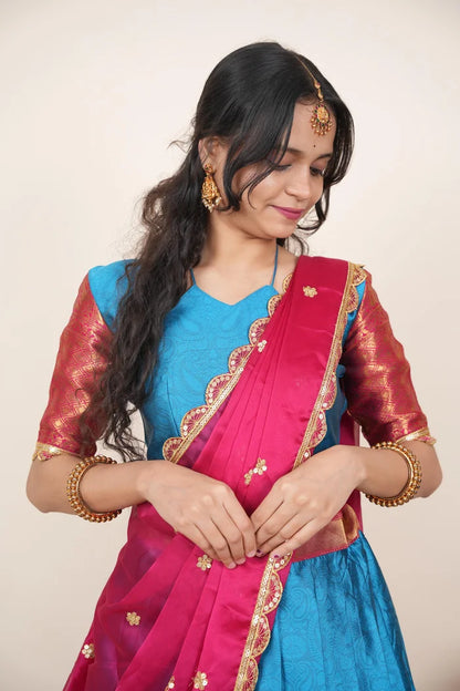 దక్షిణ భారత పండుగ సాంప్రదాయ హాఫ్ చీర (ఛవి) 