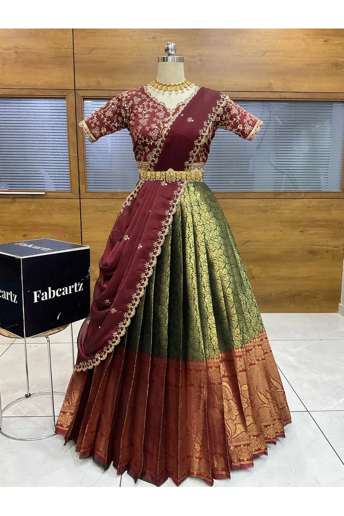 దక్షిణ భారత పండుగ సాంప్రదాయ హాఫ్ చీర (ఛవి) 