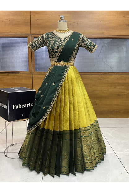 దక్షిణ భారత పండుగ సాంప్రదాయ హాఫ్ చీర (ఛవి) 