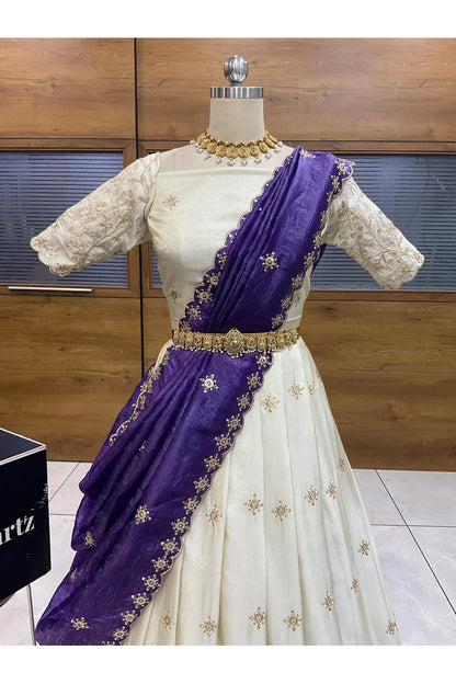 దక్షిణ భారత పండుగ సాంప్రదాయ హాఫ్ చీర (ఛవి) 