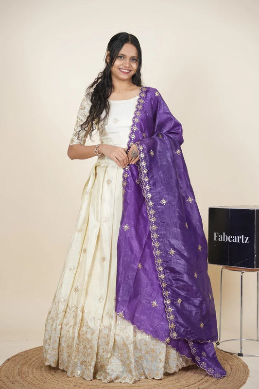 దక్షిణ భారత పండుగ సాంప్రదాయ హాఫ్ చీర (ఛవి) 