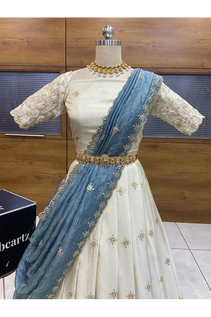 దక్షిణ భారత పండుగ సాంప్రదాయ హాఫ్ చీర (ఛవి) 