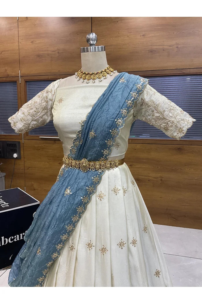 దక్షిణ భారత పండుగ సాంప్రదాయ హాఫ్ చీర (ఛవి) 