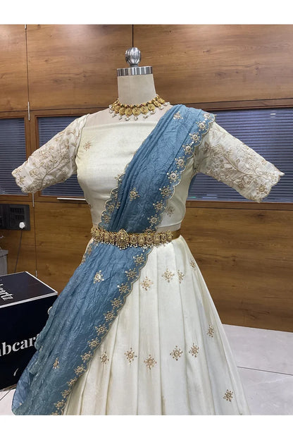 దక్షిణ భారత పండుగ సాంప్రదాయ హాఫ్ చీర (ఛవి) 