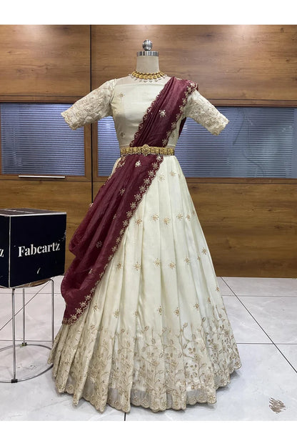 దక్షిణ భారత పండుగ సాంప్రదాయ హాఫ్ చీర (ఛవి) 