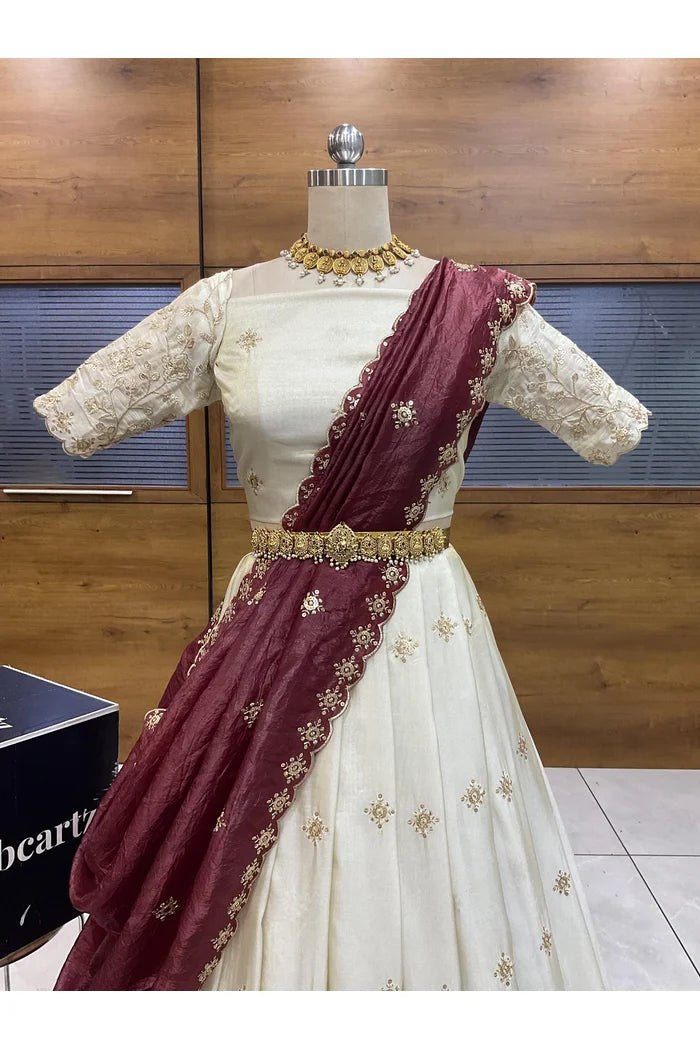 దక్షిణ భారత పండుగ సాంప్రదాయ హాఫ్ చీర (ఛవి) 