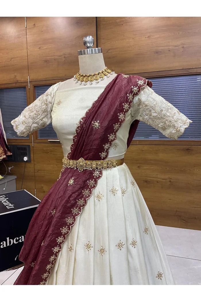 దక్షిణ భారత పండుగ సాంప్రదాయ హాఫ్ చీర (ఛవి) 