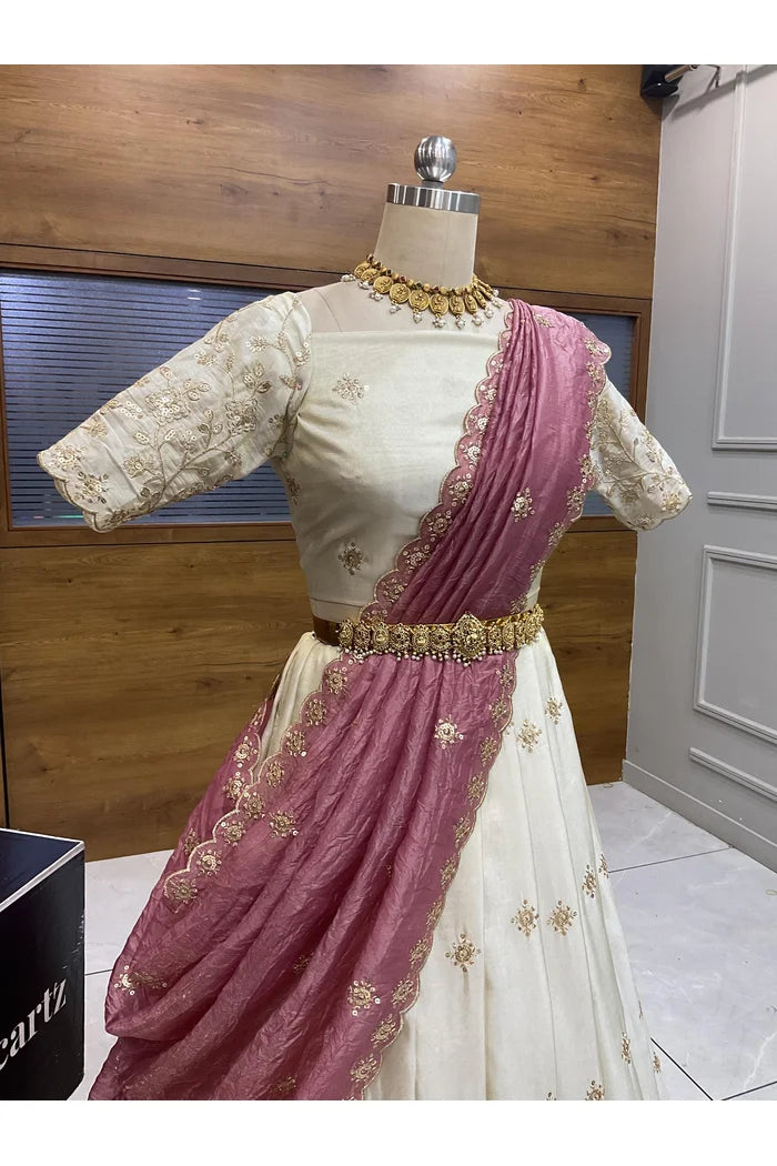 దక్షిణ భారత పండుగ సాంప్రదాయ హాఫ్ చీర (ఛవి) 