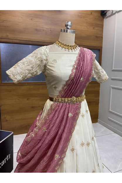 దక్షిణ భారత పండుగ సాంప్రదాయ హాఫ్ చీర (ఛవి) 