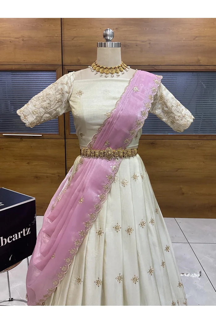 దక్షిణ భారత పండుగ సాంప్రదాయ హాఫ్ చీర (ఛవి) 