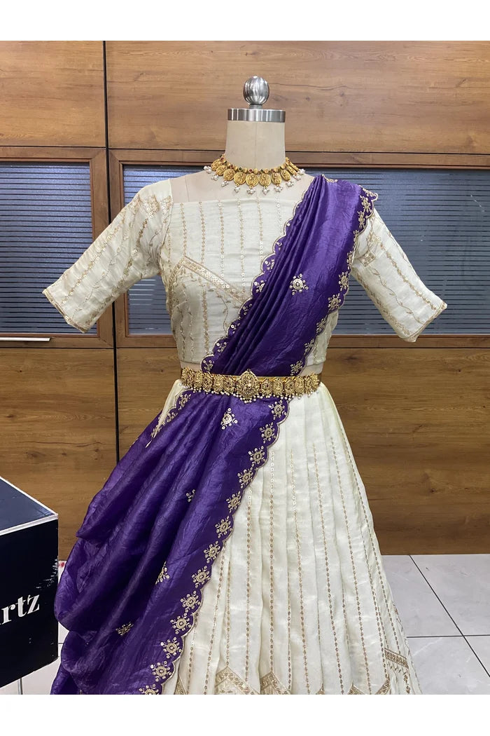 దక్షిణ భారత పండుగ సాంప్రదాయ హాఫ్ చీర (ఛవి) 