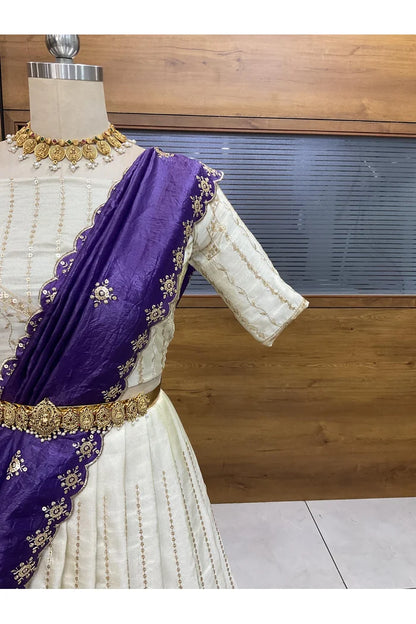 దక్షిణ భారత పండుగ సాంప్రదాయ హాఫ్ చీర (ఛవి) 