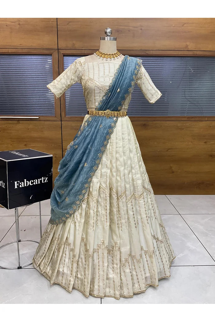 దక్షిణ భారత పండుగ సాంప్రదాయ హాఫ్ చీర (ఛవి) 