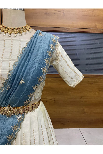 దక్షిణ భారత పండుగ సాంప్రదాయ హాఫ్ చీర (ఛవి) 