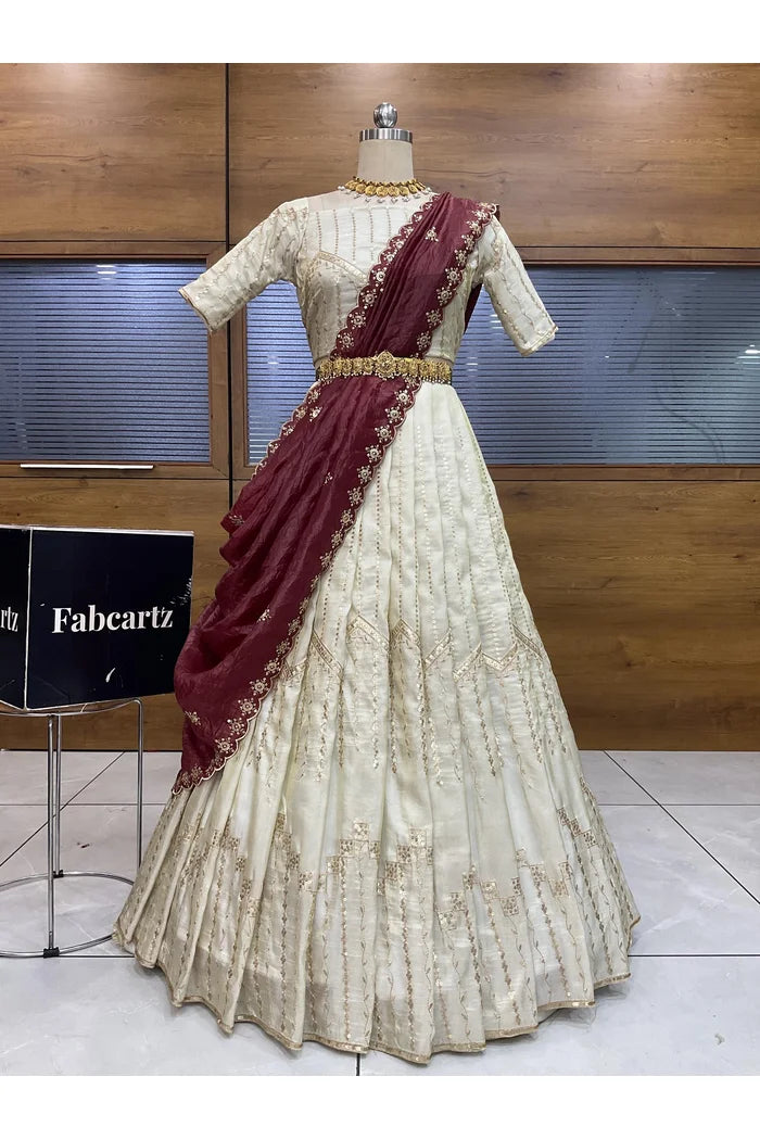 దక్షిణ భారత పండుగ సాంప్రదాయ హాఫ్ చీర (ఛవి) 