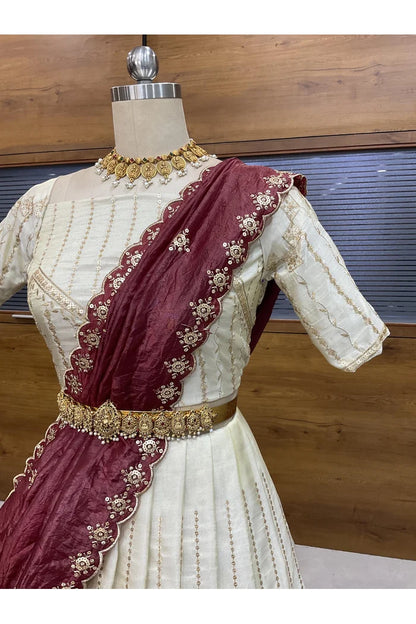 దక్షిణ భారత పండుగ సాంప్రదాయ హాఫ్ చీర (ఛవి) 