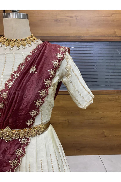 దక్షిణ భారత పండుగ సాంప్రదాయ హాఫ్ చీర (ఛవి) 