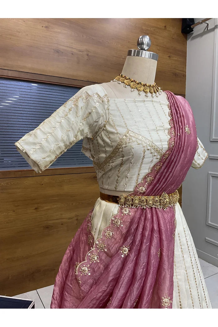 దక్షిణ భారత పండుగ సాంప్రదాయ హాఫ్ చీర (ఛవి) 