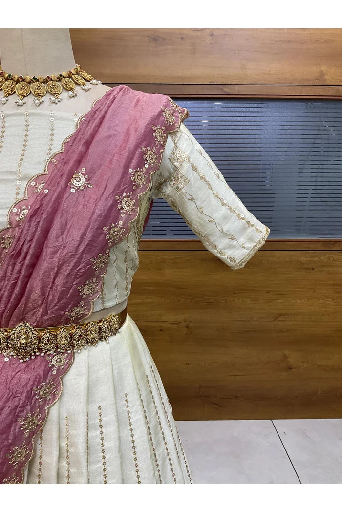 దక్షిణ భారత పండుగ సాంప్రదాయ హాఫ్ చీర (ఛవి) 