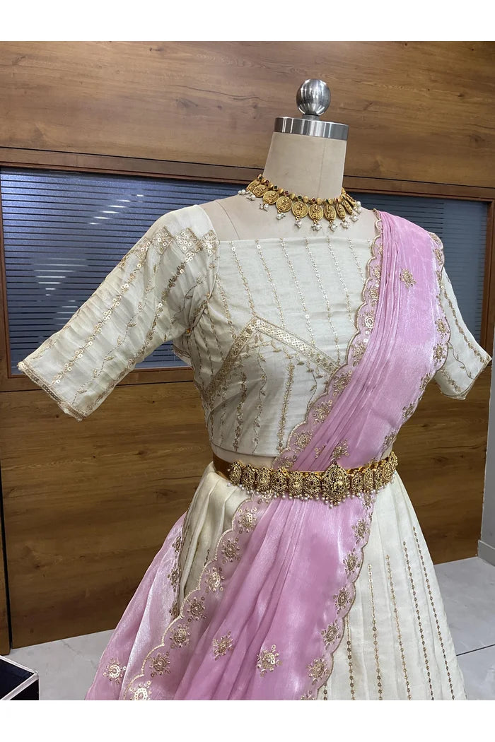 దక్షిణ భారత పండుగ సాంప్రదాయ హాఫ్ చీర (ఛవి) 