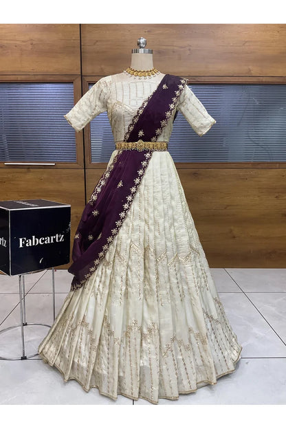 దక్షిణ భారత పండుగ సాంప్రదాయ హాఫ్ చీర (ఛవి) 