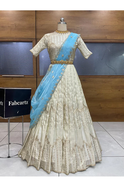 దక్షిణ భారత పండుగ సాంప్రదాయ హాఫ్ చీర (ఛవి) 