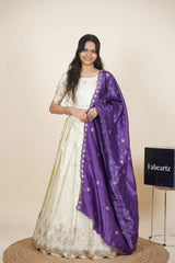 దక్షిణ భారత పండుగ సాంప్రదాయ హాఫ్ చీర (ఛవి) 