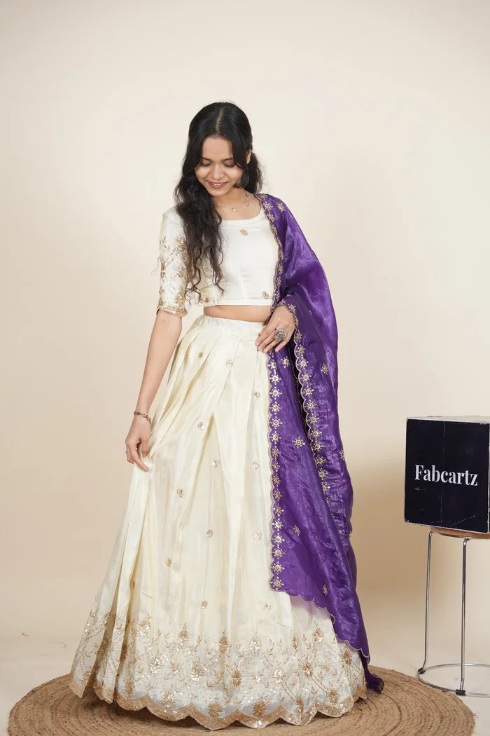 దక్షిణ భారత పండుగ సాంప్రదాయ హాఫ్ చీర (ఛవి) 