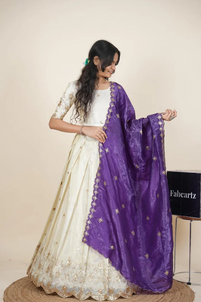 దక్షిణ భారత పండుగ సాంప్రదాయ హాఫ్ చీర (ఛవి) 