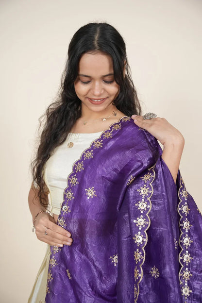 దక్షిణ భారత పండుగ సాంప్రదాయ హాఫ్ చీర (ఛవి) 