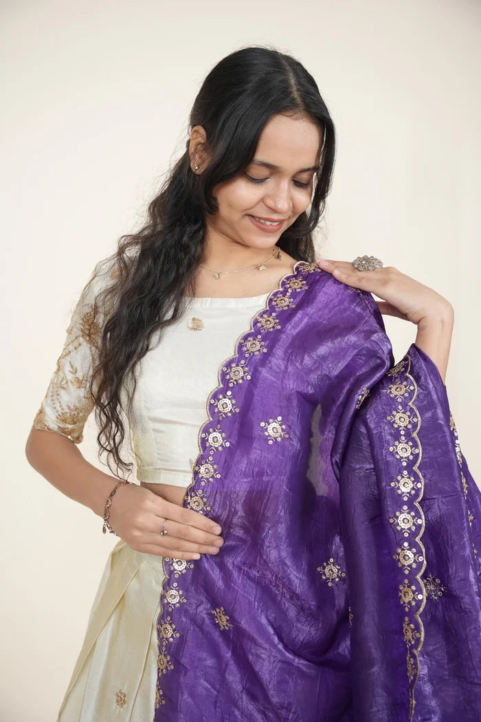 దక్షిణ భారత పండుగ సాంప్రదాయ హాఫ్ చీర (ఛవి) 