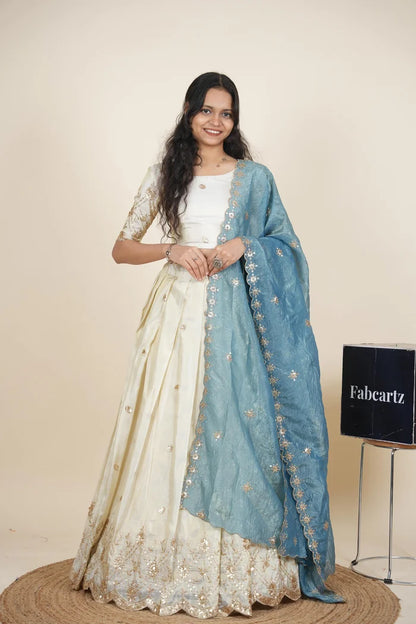 దక్షిణ భారత పండుగ సాంప్రదాయ హాఫ్ చీర (ఛవి) 