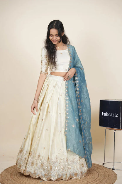 దక్షిణ భారత పండుగ సాంప్రదాయ హాఫ్ చీర (ఛవి) 