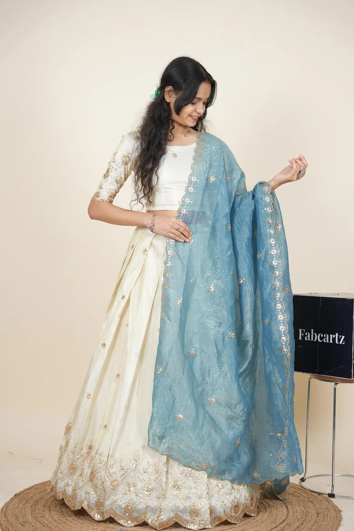 దక్షిణ భారత పండుగ సాంప్రదాయ హాఫ్ చీర (ఛవి) 