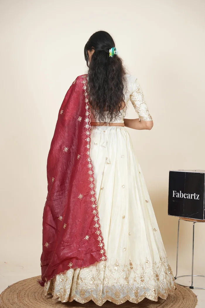 దక్షిణ భారత పండుగ సాంప్రదాయ హాఫ్ చీర (ఛవి) 