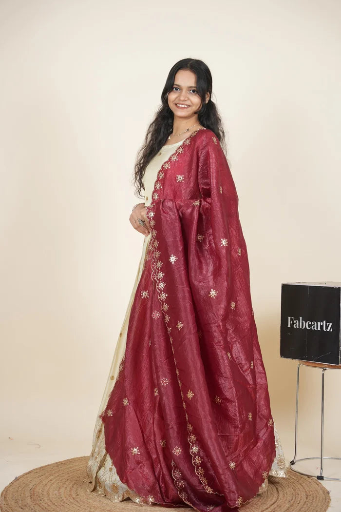 దక్షిణ భారత పండుగ సాంప్రదాయ హాఫ్ చీర (ఛవి) 