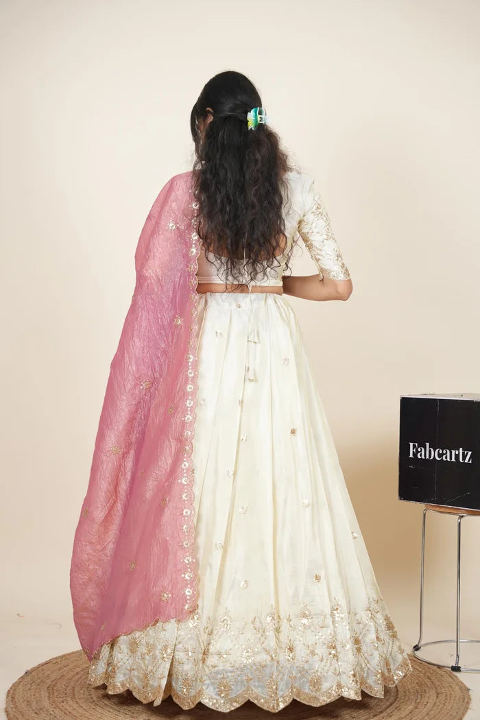 దక్షిణ భారత పండుగ సాంప్రదాయ హాఫ్ చీర (ఛవి) 