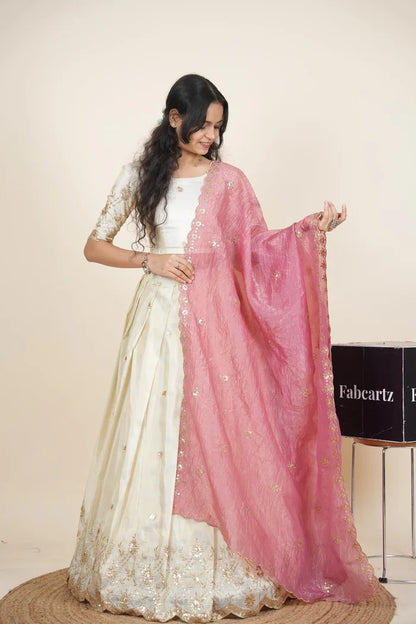 దక్షిణ భారత పండుగ సాంప్రదాయ హాఫ్ చీర (ఛవి) 