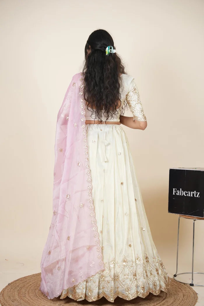 దక్షిణ భారత పండుగ సాంప్రదాయ హాఫ్ చీర (ఛవి) 