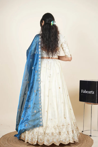 దక్షిణ భారత పండుగ సాంప్రదాయ హాఫ్ చీర (ఛవి) 