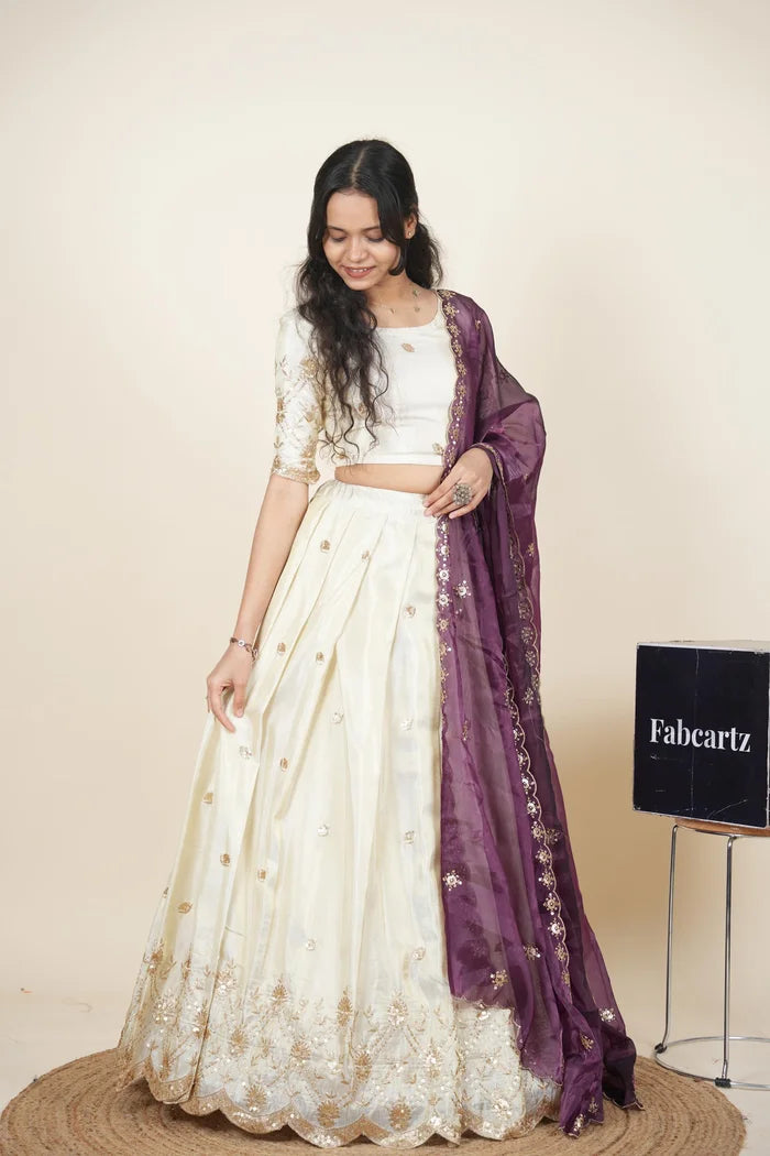 దక్షిణ భారత పండుగ సాంప్రదాయ హాఫ్ చీర (ఛవి) 